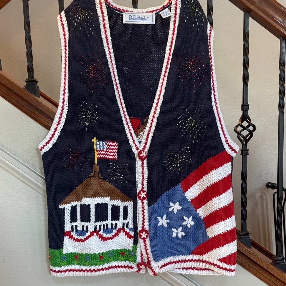 Fabulous Vintage Patriotic Knit Vest with Flag and Fireworks 🤩